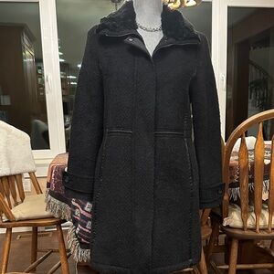 Crocodile ladies rabbit fur collar jacket.